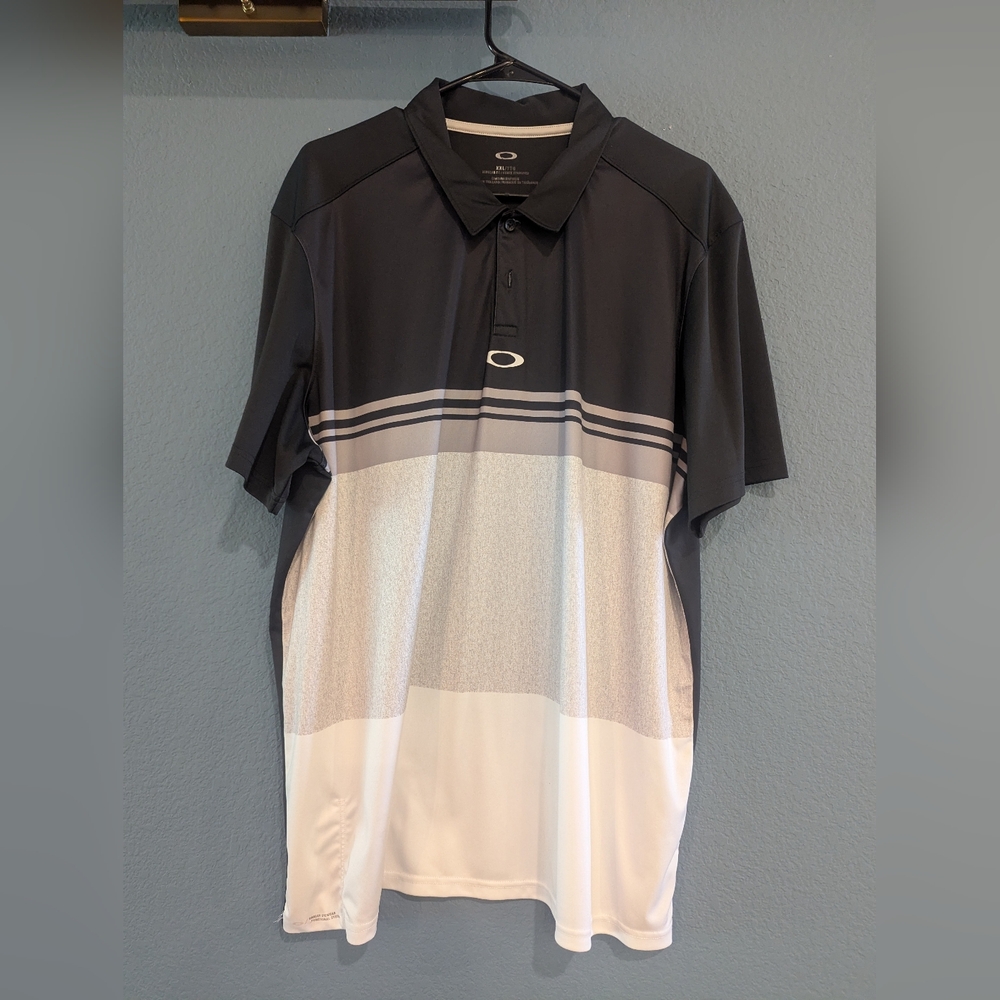 Oakley Men's Black and Gray Polo Shirt